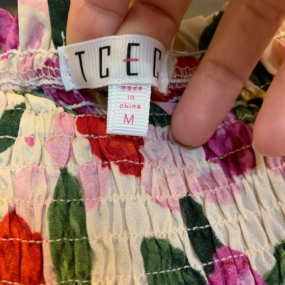 TCEC smocked waist floral shorts in Medium - Picture 2 of 3